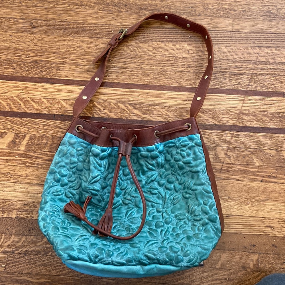 Anabaglish Cari Quilted Leather Shoulder Bag